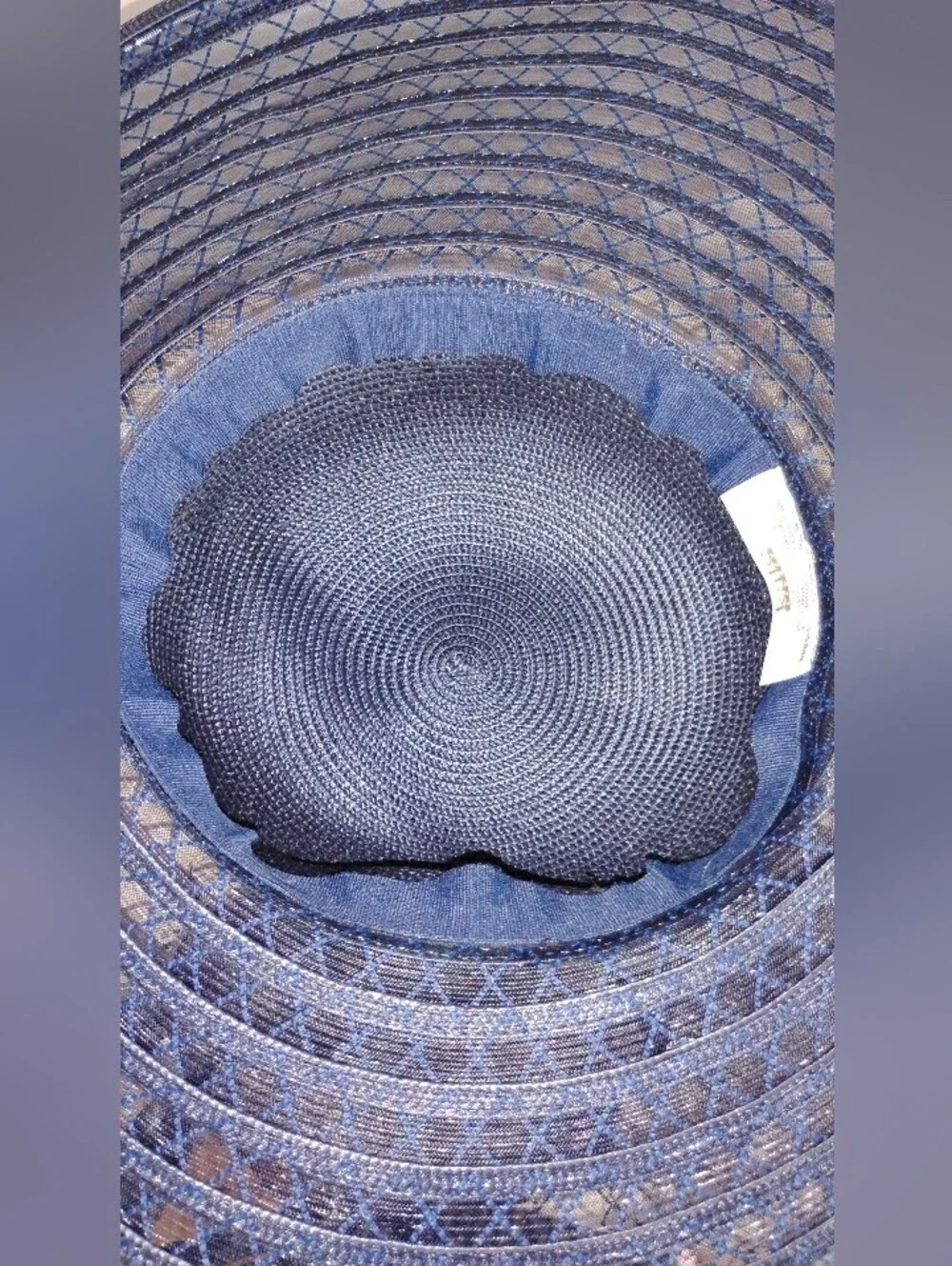 LARGE GRACEFUL SUMMER HAT